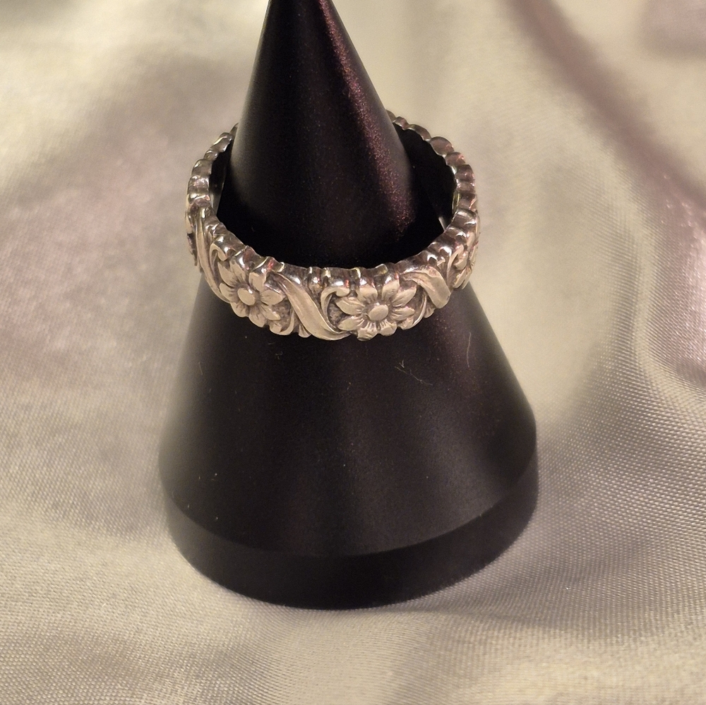 Gorgeous Sterling Silver Floral Ring.  Size 7 Marked "STERLING".  Boho Bali - Picture 4 of 4